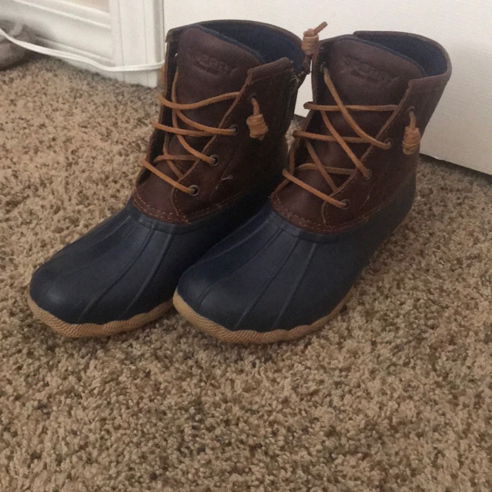 Duck boots! worn once!!
